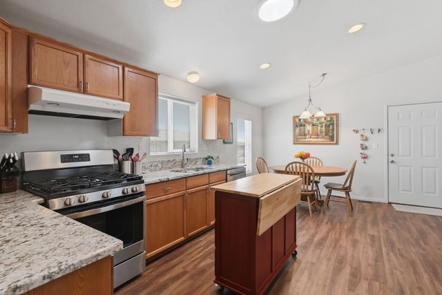 132 Sunrise Bluffs Drive, Belen, NM 87002