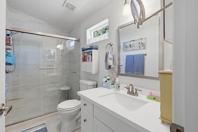 132 Sunrise Bluffs Drive, Belen, NM 87002