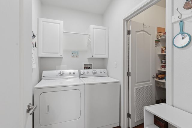 132 Sunrise Bluffs Drive, Belen, NM 87002