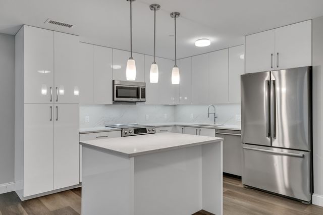 771-781 Harrison Ave 406, Boston, MA 02118
