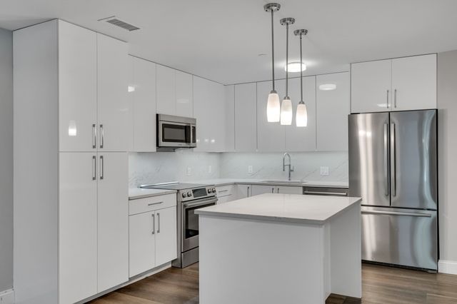 771-781 Harrison Ave 406, Boston, MA 02118