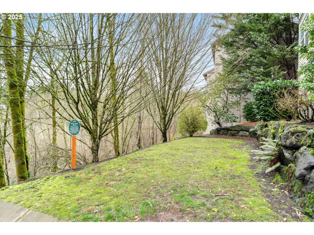 2338 Nw EDGEWOOD Pl 32, Portland, OR 97229