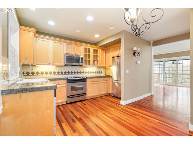 2338 Nw EDGEWOOD Pl 32, Portland, OR 97229