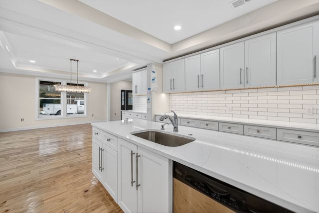 410 3rd Ave, Fayetteville, TN 37334