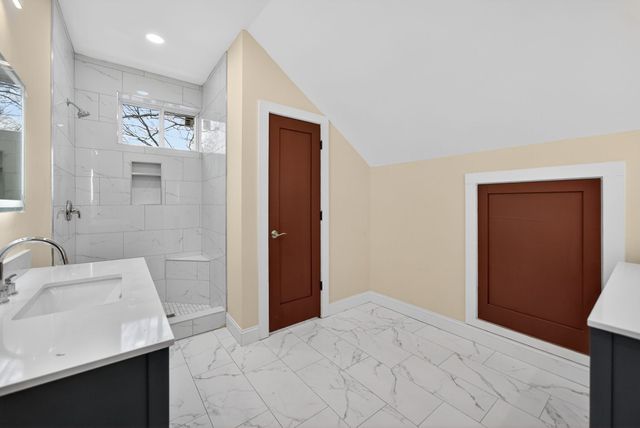 410 3rd Ave, Fayetteville, TN 37334