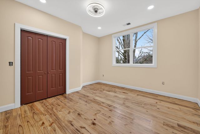 410 3rd Ave, Fayetteville, TN 37334