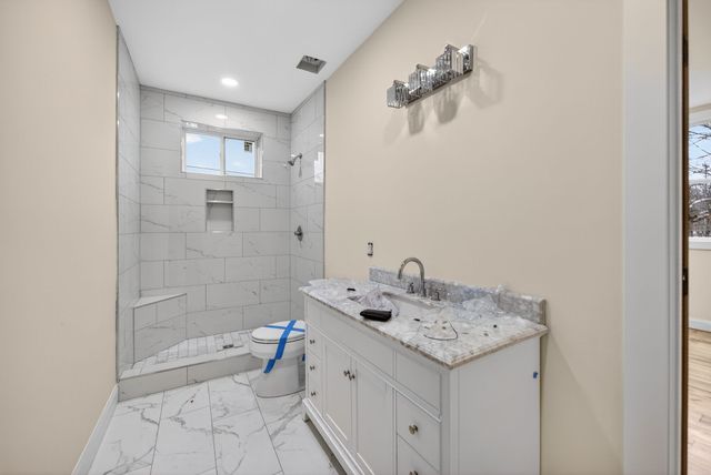 410 3rd Ave, Fayetteville, TN 37334