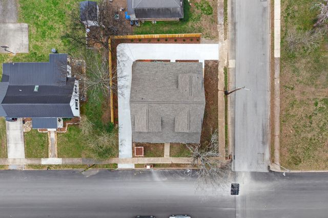 410 3rd Ave, Fayetteville, TN 37334