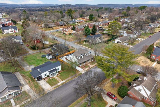 410 3rd Ave, Fayetteville, TN 37334