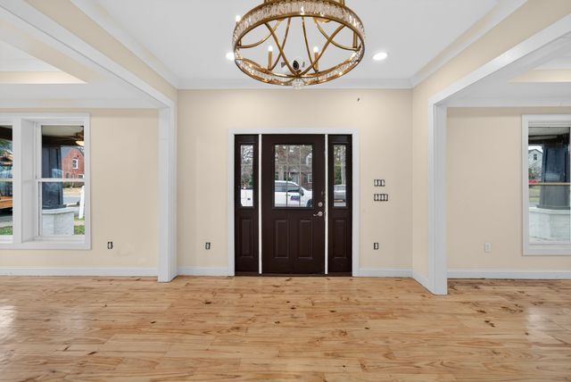 410 3rd Ave, Fayetteville, TN 37334