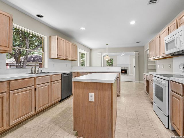 24843 Shining Arrow, San Antonio, TX 78258