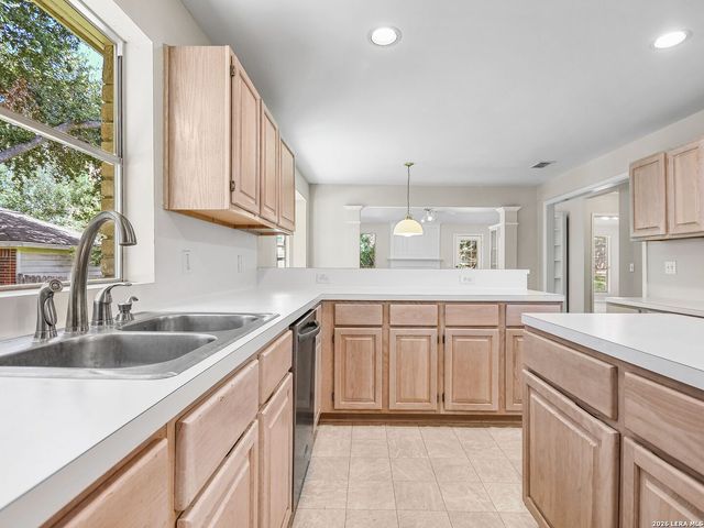 24843 Shining Arrow, San Antonio, TX 78258