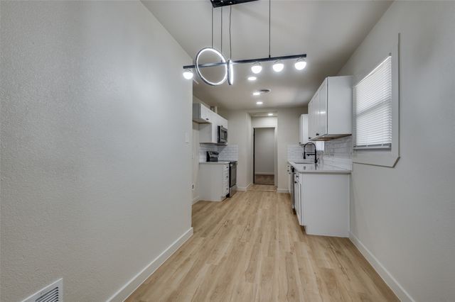 125 W Fuller Drive, Euless, TX 76039