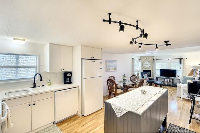 2058 SUN HOME STREET, Sarasota, FL 34231