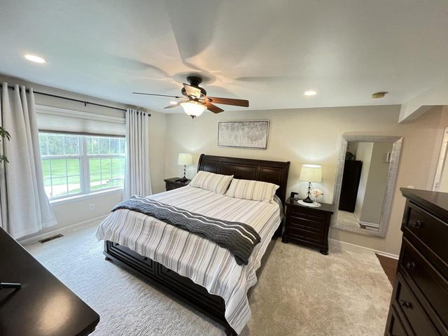 10155 Oakwood ROAD, Franklin, WI 53132