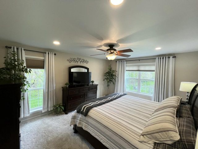 10155 Oakwood ROAD, Franklin, WI 53132