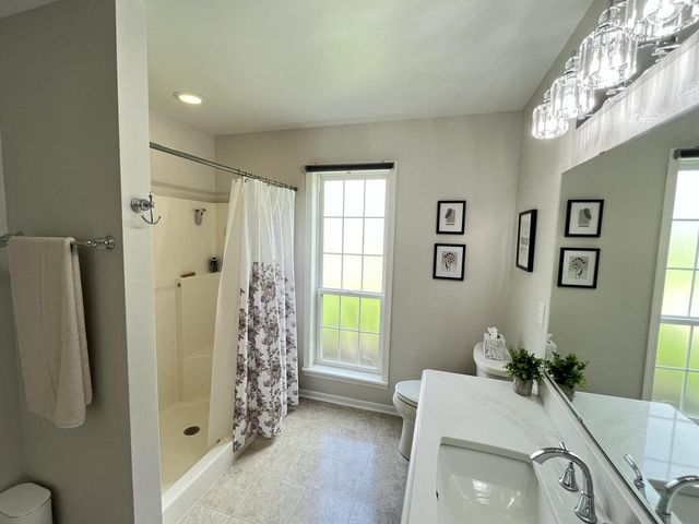 10155 Oakwood ROAD, Franklin, WI 53132