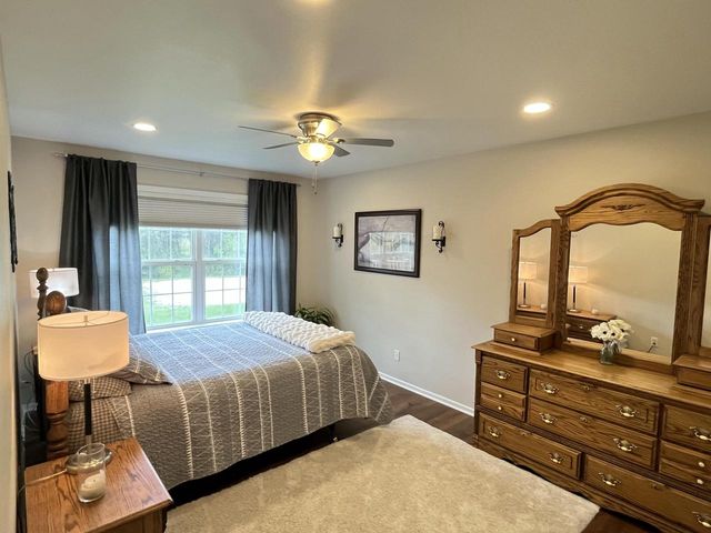 10155 Oakwood ROAD, Franklin, WI 53132