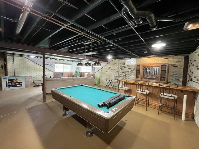 10155 Oakwood ROAD, Franklin, WI 53132