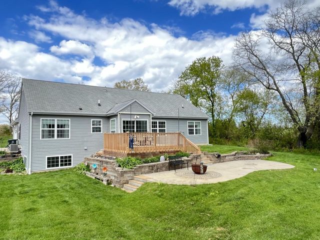 10155 Oakwood ROAD, Franklin, WI 53132
