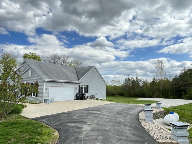 10155 Oakwood ROAD, Franklin, WI 53132