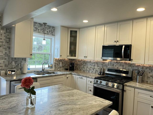10155 Oakwood ROAD, Franklin, WI 53132