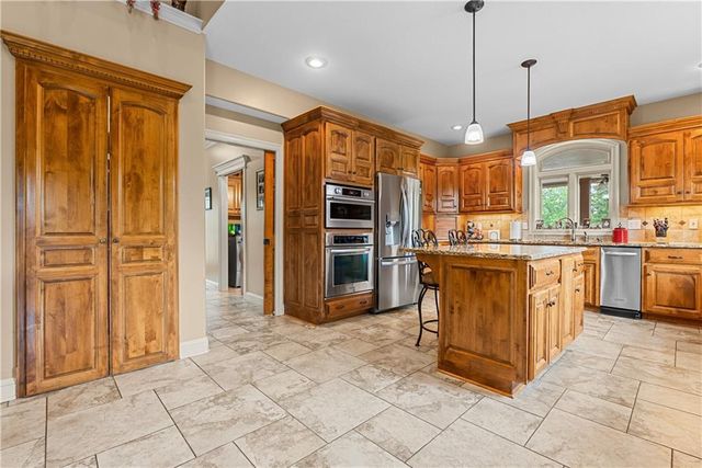 29503 SE Moreland School Road, Blue Springs, MO 64014