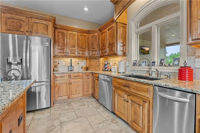 29503 SE Moreland School Road, Blue Springs, MO 64014