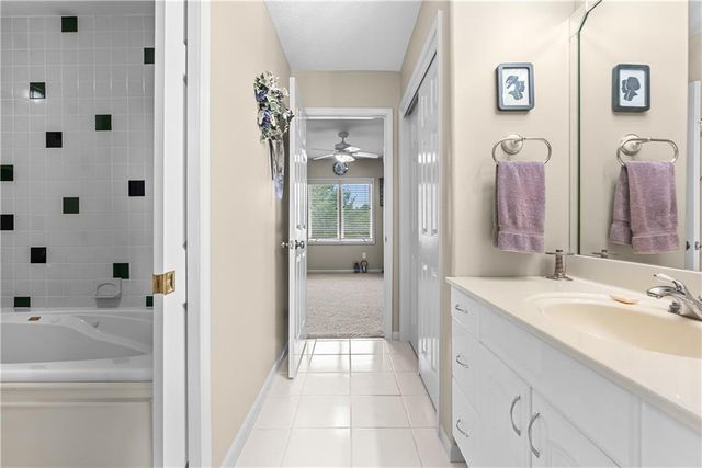 29503 SE Moreland School Road, Blue Springs, MO 64014