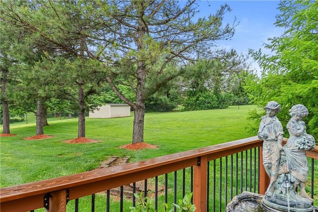 29503 SE Moreland School Road, Blue Springs, MO 64014