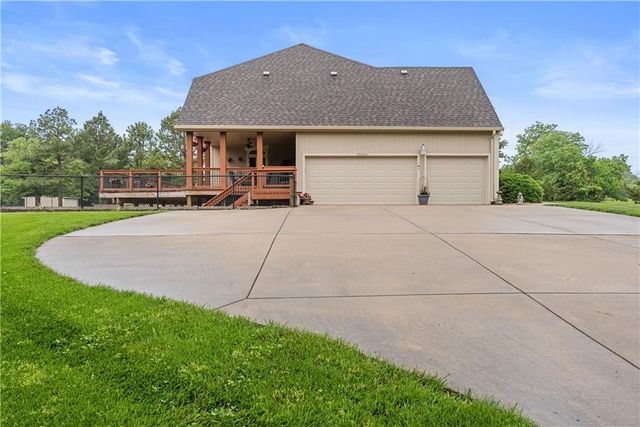 29503 SE Moreland School Road, Blue Springs, MO 64014