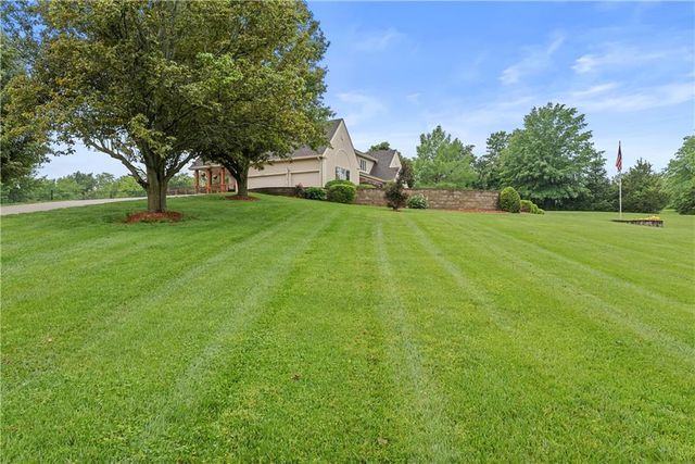 29503 SE Moreland School Road, Blue Springs, MO 64014