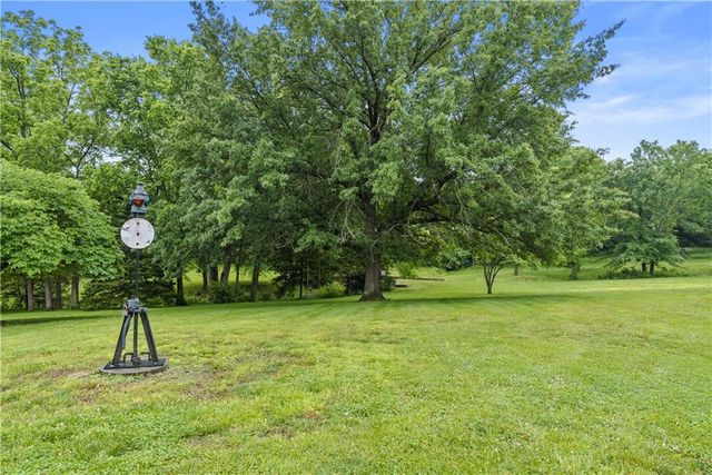 29503 SE Moreland School Road, Blue Springs, MO 64014
