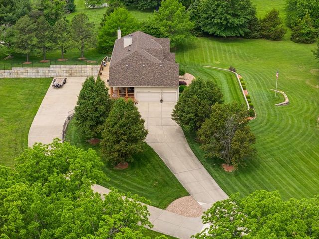 29503 SE Moreland School Road, Blue Springs, MO 64014