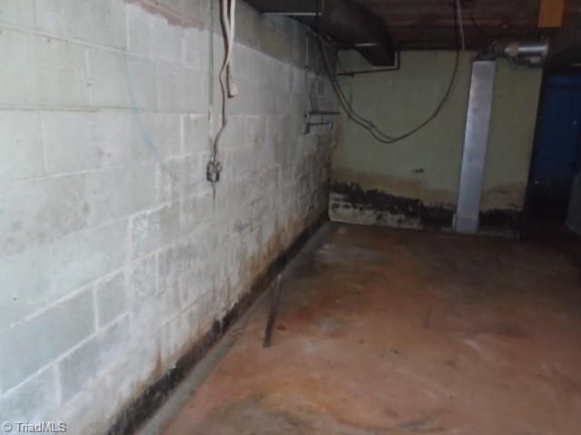 2295 Vienna Dozier Road, Pfafftown, NC 27040