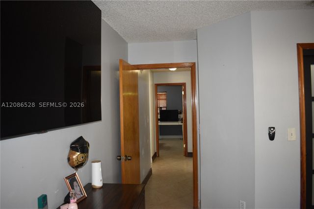 9029 NW 152nd Ln, Miami Lakes, FL 33018