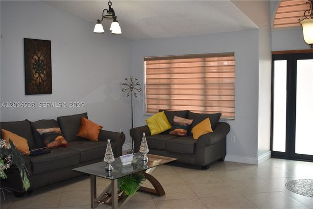 9029 NW 152nd Ln, Miami Lakes, FL 33018