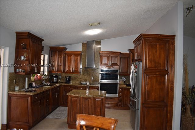 9029 NW 152nd Ln, Miami Lakes, FL 33018