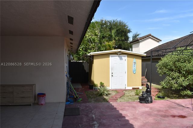 9029 NW 152nd Ln, Miami Lakes, FL 33018