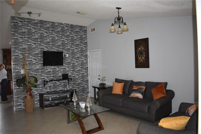 9029 NW 152nd Ln, Miami Lakes, FL 33018