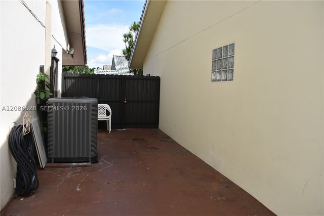 9029 NW 152nd Ln, Miami Lakes, FL 33018
