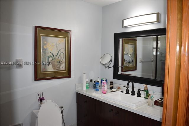 9029 NW 152nd Ln, Miami Lakes, FL 33018