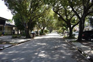 9029 NW 152nd Ln, Miami Lakes, FL 33018