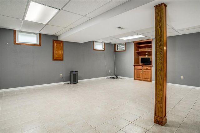 6630 N Anita Avenue, Kansas City, MO 64151