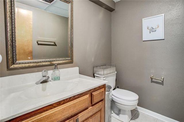 6630 N Anita Avenue, Kansas City, MO 64151