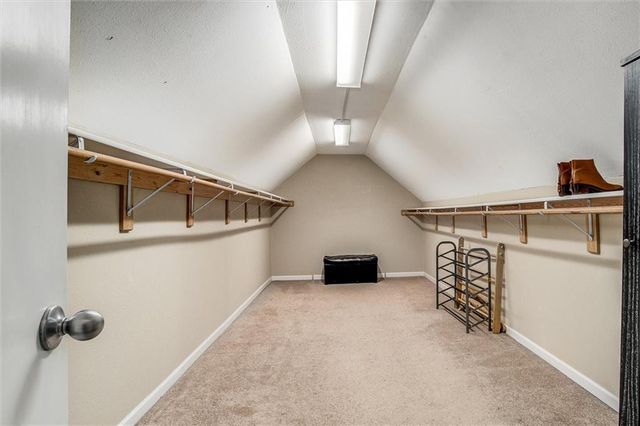 6630 N Anita Avenue, Kansas City, MO 64151