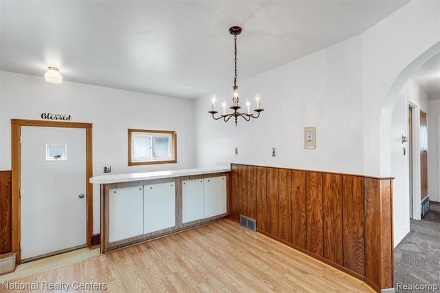 822 Bernie Lane, Madison Heights, MI 48071