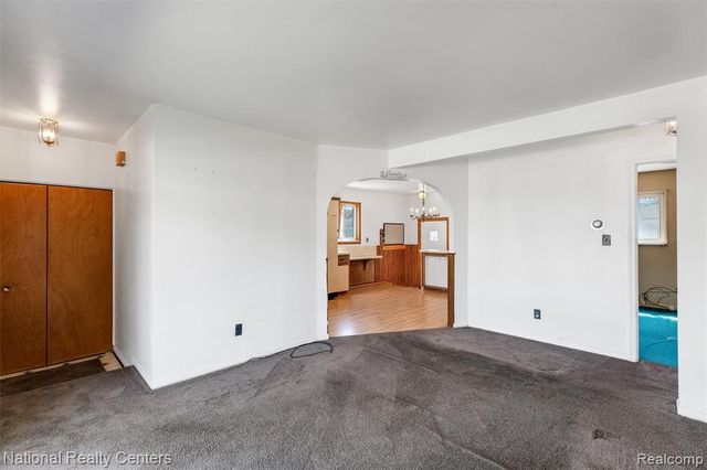 822 Bernie Lane, Madison Heights, MI 48071