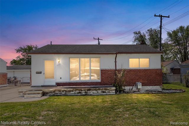 822 Bernie Lane, Madison Heights, MI 48071
