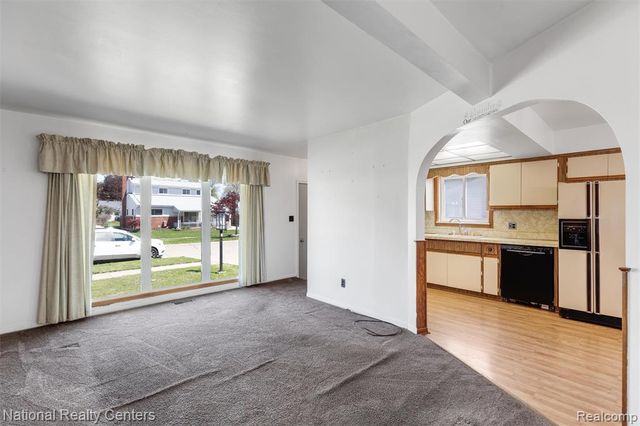 822 Bernie Lane, Madison Heights, MI 48071